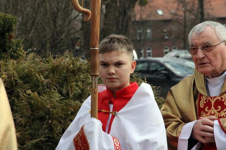 Otwarcie Roku Jubileuszowego i przejście przez bramę na wrocławskim Brochowie