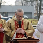 Otwarcie Roku Jubileuszowego i przejście przez bramę na wrocławskim Brochowie