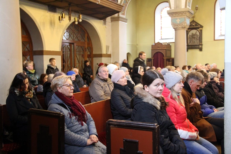 Otwarcie Roku Jubileuszowego i przejście przez bramę na wrocławskim Brochowie