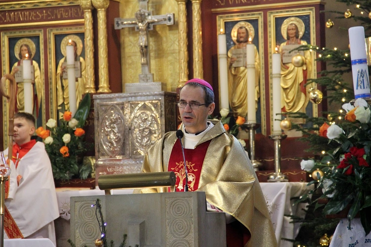 Otwarcie Roku Jubileuszowego i przejście przez bramę na wrocławskim Brochowie