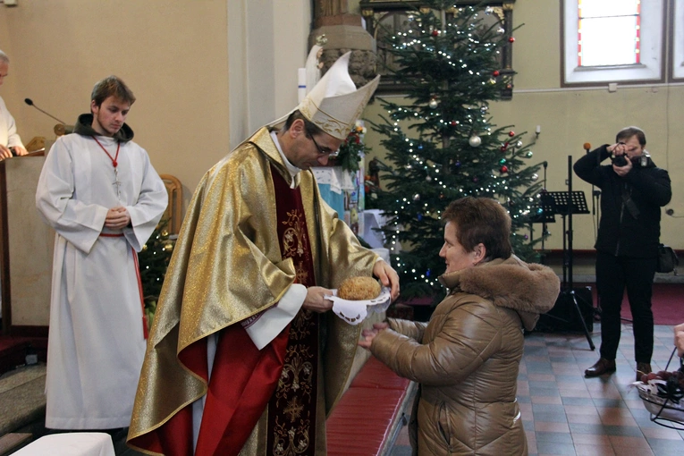 Otwarcie Roku Jubileuszowego i przejście przez bramę na wrocławskim Brochowie