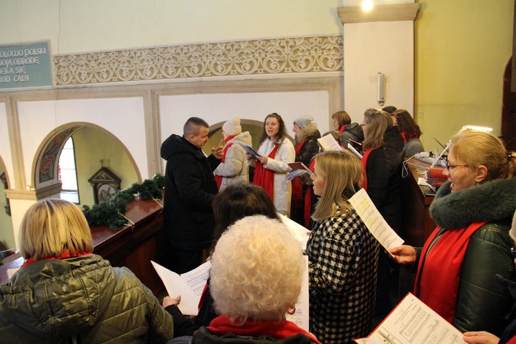 Otwarcie Roku Jubileuszowego i przejście przez bramę na wrocławskim Brochowie