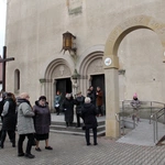 Otwarcie Roku Jubileuszowego i przejście przez bramę na wrocławskim Brochowie