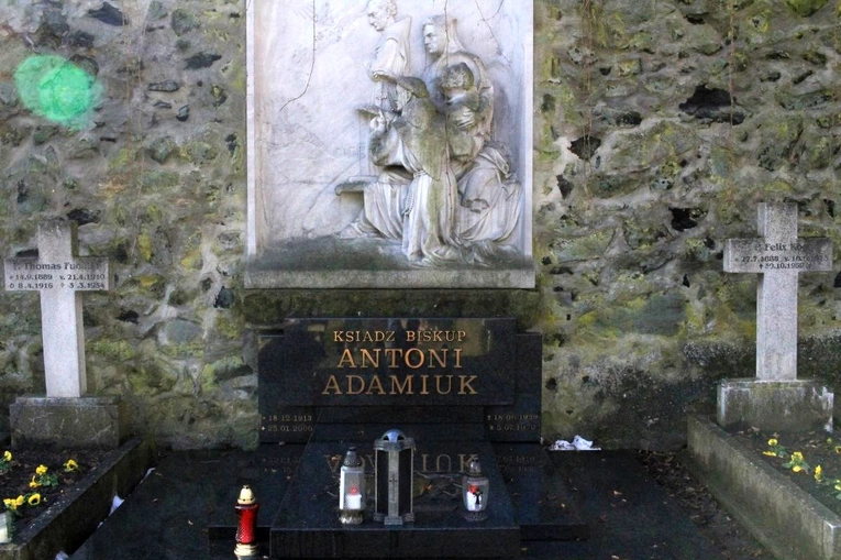 25. rocznica śmierci bp. Antoniego Adamiuka