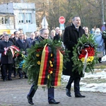Pod pomnikiem Ofiar Tragedii Górnośląskiej