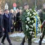 Pod pomnikiem Ofiar Tragedii Górnośląskiej
