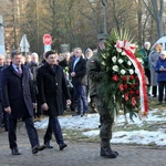 Pod pomnikiem Ofiar Tragedii Górnośląskiej