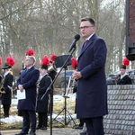 Pod pomnikiem Ofiar Tragedii Górnośląskiej