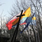 Pod pomnikiem Ofiar Tragedii Górnośląskiej