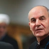 Bp dr hab. Henryk Ciereszkobi skup pomocniczy archidiecezji białostockiej. Jest przewodniczącym Komitetu ds. Dialogu z Religiami Niechrześcijańskimi KEP.