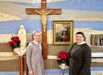 W kaplicy pw. Najświętszego Serca Pana Jezusa  przy ul. Światowida w Gdyni można codziennie rano uczestniczyć w Eucharystii wraz z siostrami.