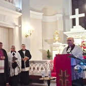 Duchowni podczas wiślańskiego spotkania.