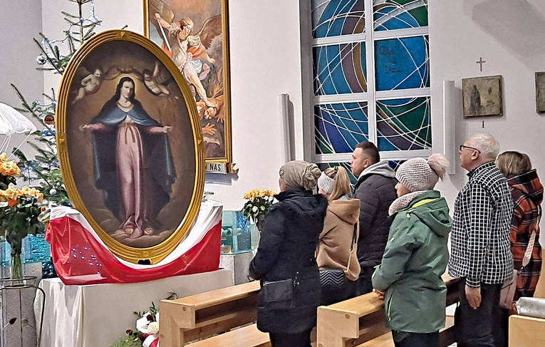 Wierni przez tydzień czuwali przed peregrynującym obrazem Matki Bożej.