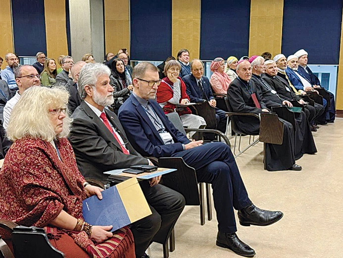 W spotkaniu wziął udział m.in. bp Henryk Ciereszko, przewodniczący Komitetu ds. Dialogu z Religiami Niechrześcijańskimi KEP, oraz bp Marek Szkudło, administrator archidiecezji katowickiej.