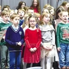 	Uczniowie zaprezentowali polskie kolędy.