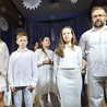 Dwie rodziny na deskach scenicznych – Magdalena z synem Piotrem i Piotr z córką Leną.