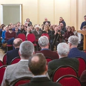 	Abp Adrian Galbas podziękował za wszystkie głosy i zapowiedział kontynuację spotkań z przedstawicielami mediów.