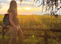 	Milena jest postrzegana jako atrakcyjna singielka, ale jej serce jest już zajęte.