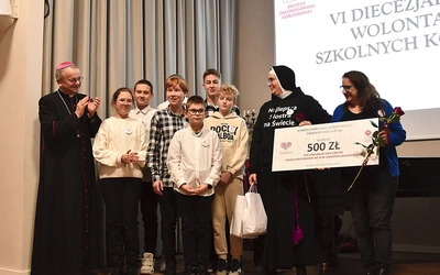 	Szkolne Koło Caritas, które s. Dalia prowadzi przy SP nr 20 z Oddziałami Integracyjnymi w Gorzowie Wlkp., otrzymało w tym roku nagrodę na VI Diecezjalnej Gali Wolontariatu. Napis na bluzie sprezentowanej od młodzieży: „Najlepsza siostra na świecie” mówi sam za siebie!