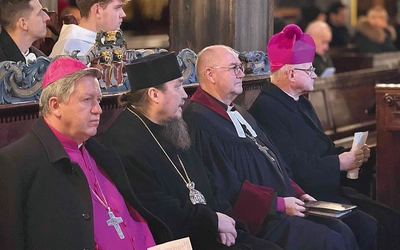 	W nabożeństwie uczestniczyli m.in.: (od lewej) abp Józef Kupny, abp Jerzy Pańkowski, bp Waldemar Pytel oraz bp Marek Mendyk.