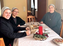 	Siostry Joanna Maria, Anastazja i Danuta. W domu mieszka także nowicjuszka, s. Jana.