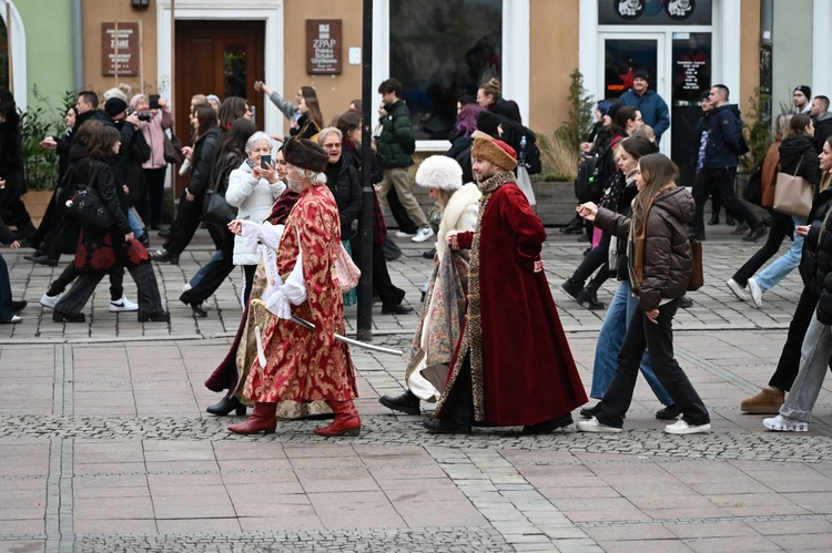 Polonez maturzystów w Opolu