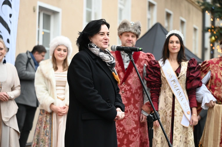 Polonez maturzystów w Opolu