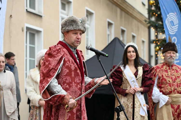 Polonez maturzystów w Opolu