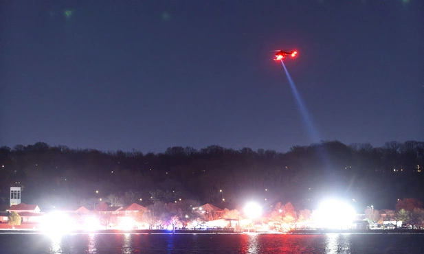 Jednostki ratunkowe nad rzeką Potomac