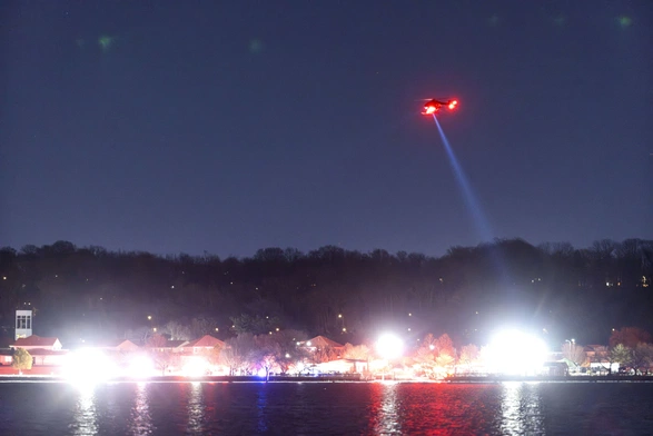 Jednostki ratunkowe nad rzeką Potomac