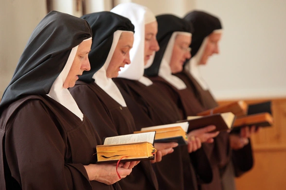 Cicha i wierna obecność – wesprzyj siostry klauzurowe