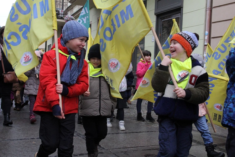 Pierwszy Marsz Radości w Zespole Szkół Salezjańskich