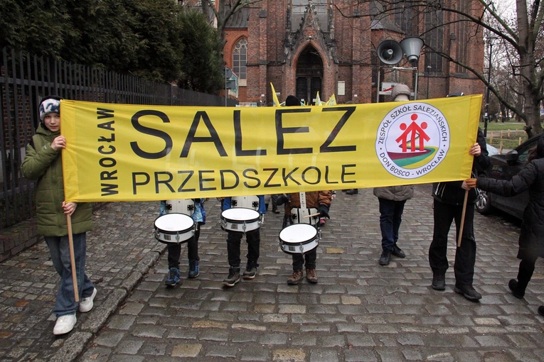 Pierwszy Marsz Radości w Zespole Szkół Salezjańskich
