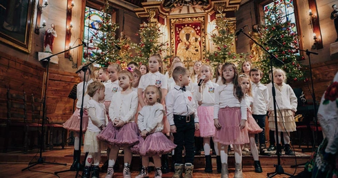 O pielęgnowanie tradycji dbają już najmłodsi artyści. W większości - parafianie.