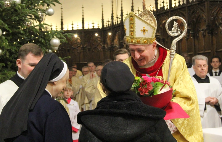 Tarnów. Diecezjalne obchody Dnia Życia Konsekrowanego i złoty jubileusz bp. Władysława Bobowskiego