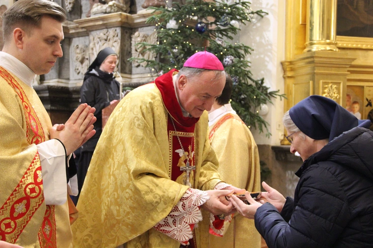 Tarnów. Diecezjalne obchody Dnia Życia Konsekrowanego i złoty jubileusz bp. Władysława Bobowskiego