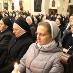 Tarnów. Diecezjalne obchody Dnia Życia Konsekrowanego i złoty jubileusz bp. Władysława Bobowskiego