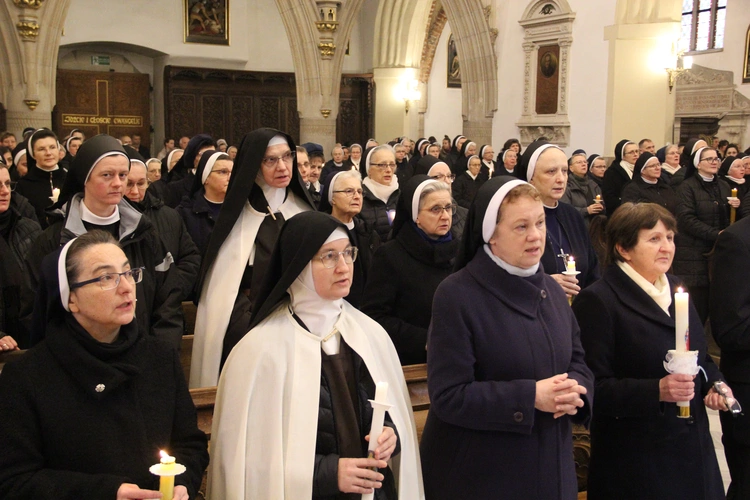 Tarnów. Diecezjalne obchody Dnia Życia Konsekrowanego i złoty jubileusz bp. Władysława Bobowskiego