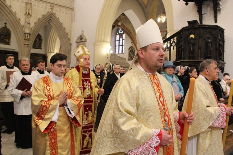 Tarnów. Diecezjalne obchody Dnia Życia Konsekrowanego i złoty jubileusz bp. Władysława Bobowskiego