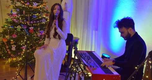 Obchody Matki Bożej Gromnicznej w skansenie w Radomiu.