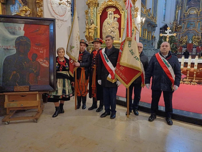 W niedzielę 26 stycznia obraz, krzyż i relikwie bł. ks. Jerzego Popiełuszki przybyły do parafii katedralnej w Łowiczu. 