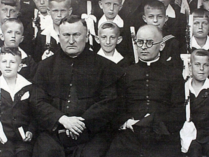 Wystawa "Krzyż w cieniu dyktatur"