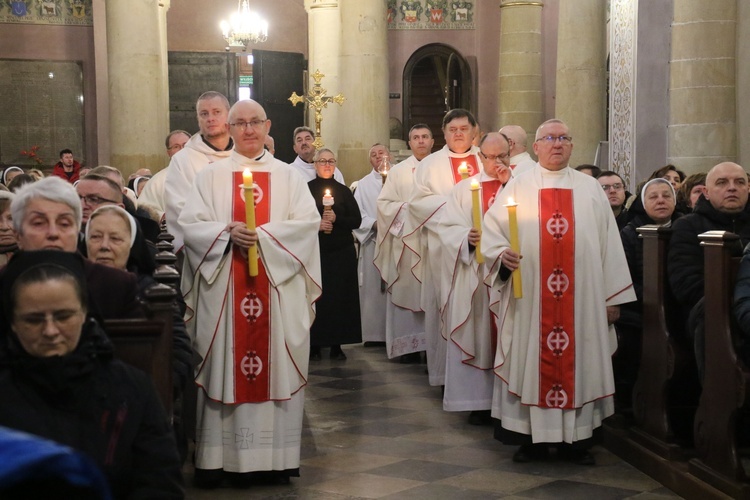 Płock. Święto życia konsekrowanego w katedrze