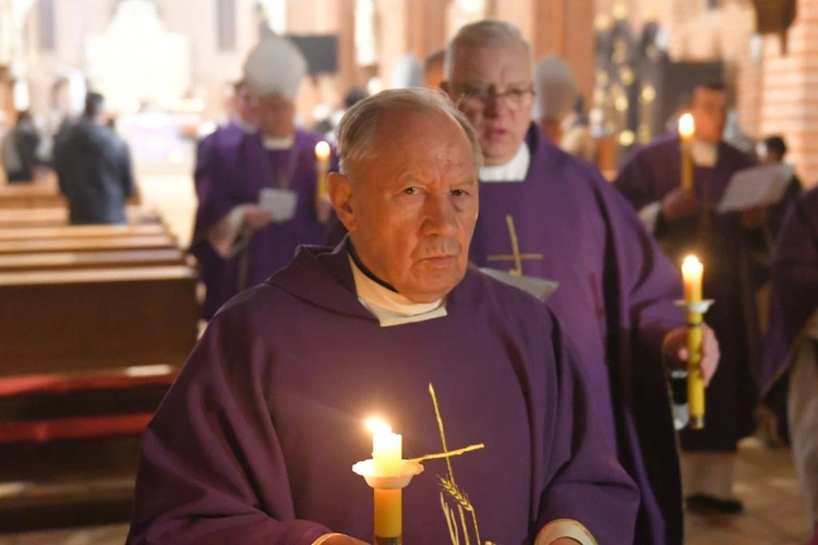 Msza za zmarłych biskupów i rządców diecezji