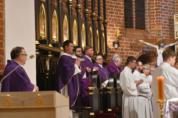 Msza za zmarłych biskupów i rządców diecezji