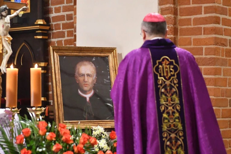 Msza za zmarłych biskupów i rządców diecezji