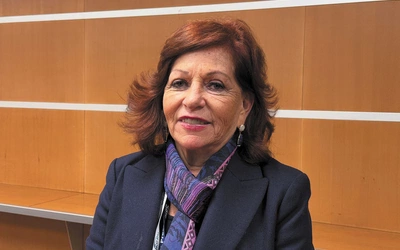 Valentina ALAZRAKI Dziennikarka meksykańska, autorka książek. Pełni funkcję dziekana watykanistów przy Stolicy Apostolskiej; korespondentka TV Univision w Watykanie i we Włoszech.