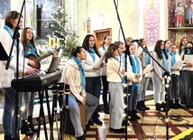	Pierwsi zagraniczni kolędnicy: schola Bukovec.