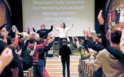 	Atmosfera spotkania na długo zapada młodym w pamięć.