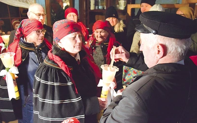 Przedstawienie zwyczajów ludowych związanych z 2 lutego.